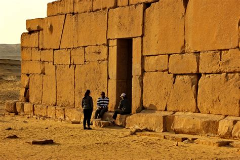  De Tempel van Qasr El-Sagha: Een Verloren Schat in de Sinaï