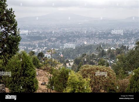 De Entoto-krater: Een majestueuze blik op Addis Abeba en een spirituele reis door de tijd!