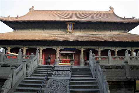 De Qianfoshan Tempel: Een Oase van Rust en Geestelijke Verrijzening in Qufu!