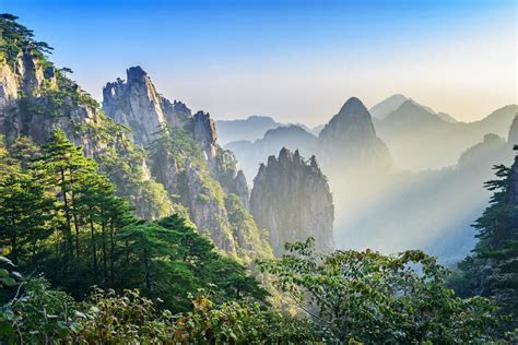 De Vliegende Heuvels, Een Mythische Lucht Boven Huangshan!